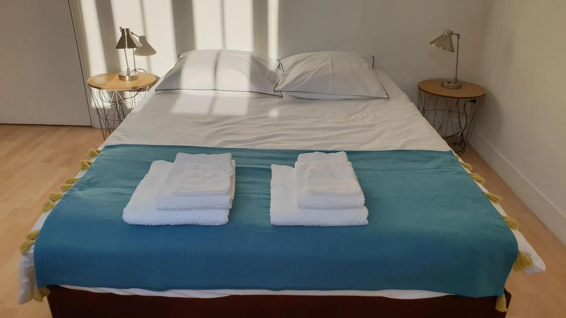 Chambre Privee Chez L'habitant - La Campagne A Homestay