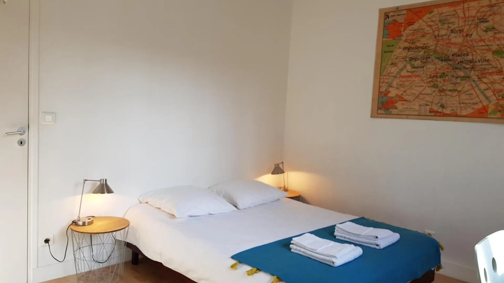 Chambre Privee Chez L'habitant - La Campagne A Homestay