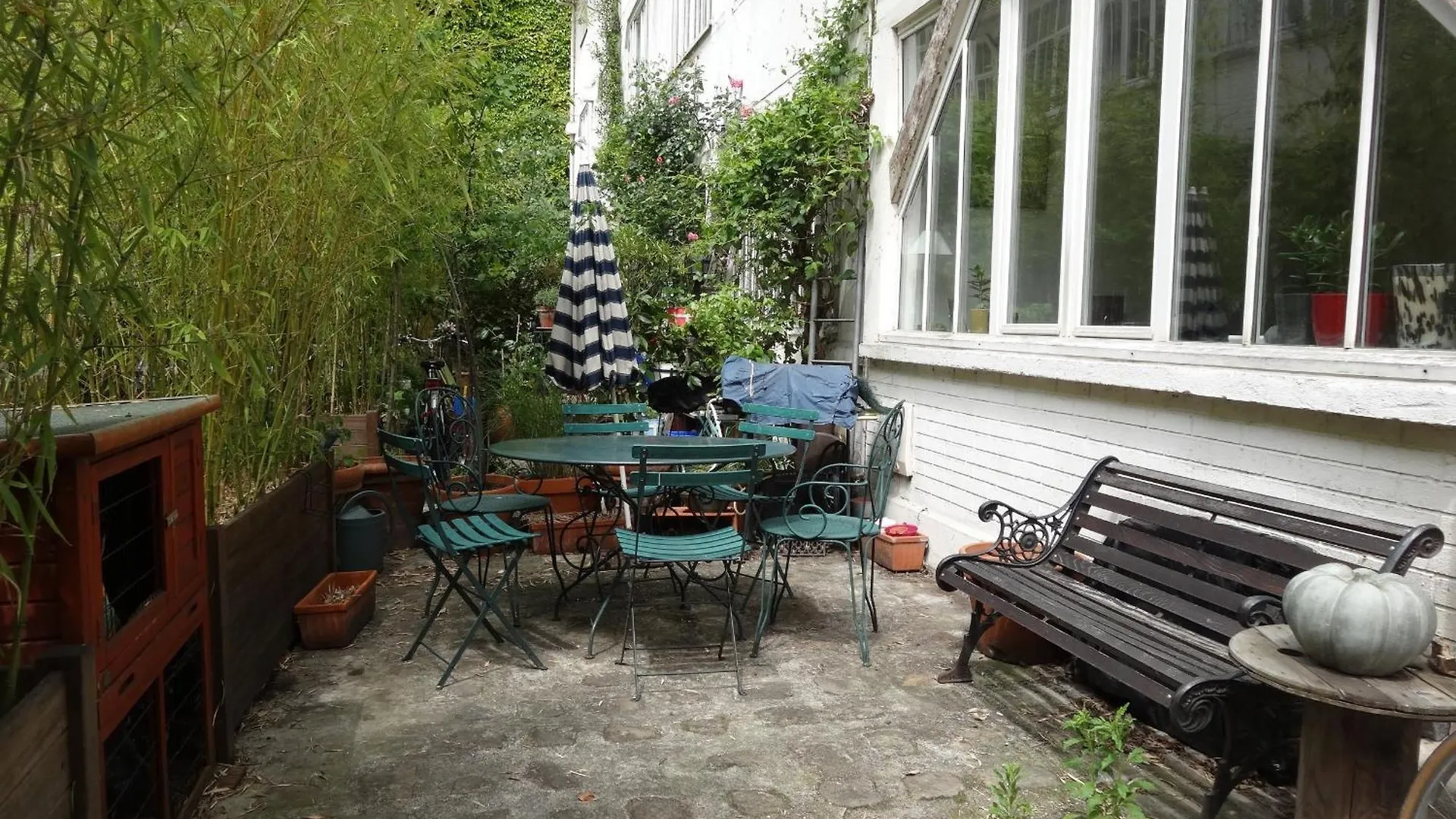 Chambre Privee Chez L'habitant - La Campagne A Homestay *
